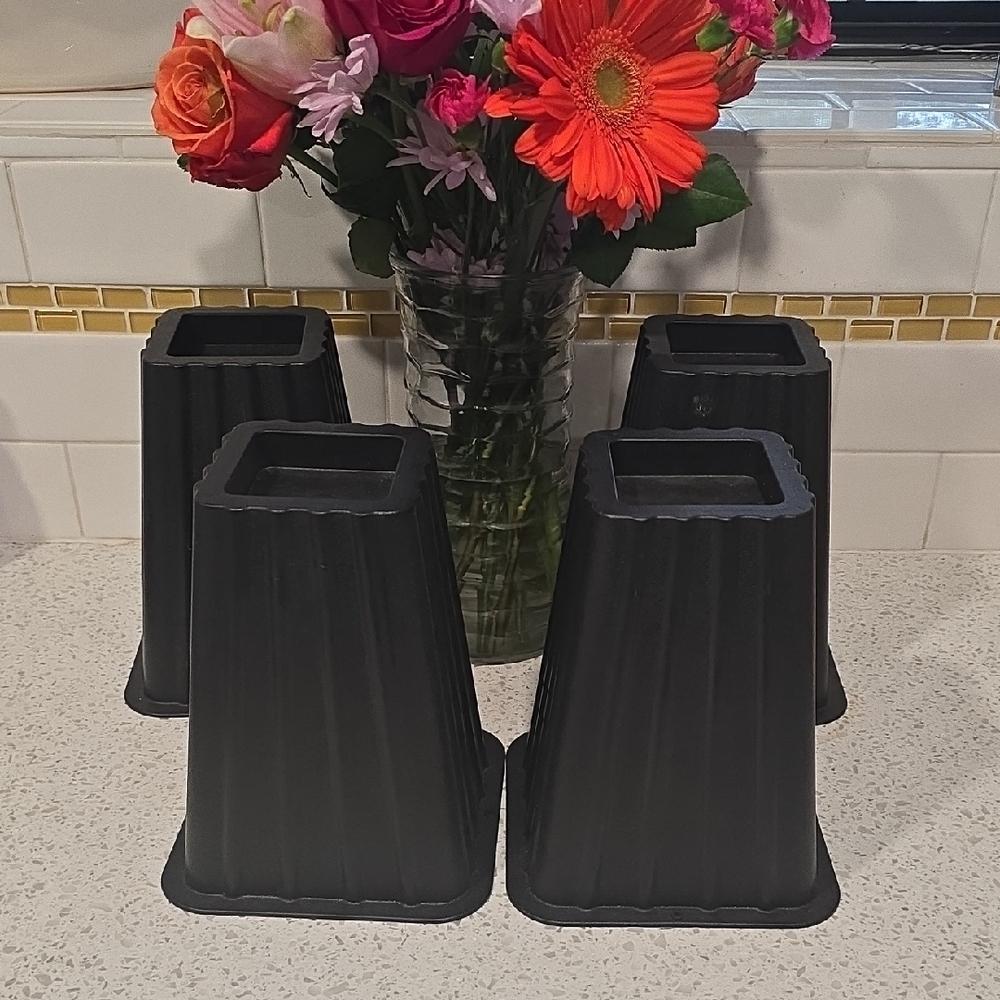 Black Bed Risers